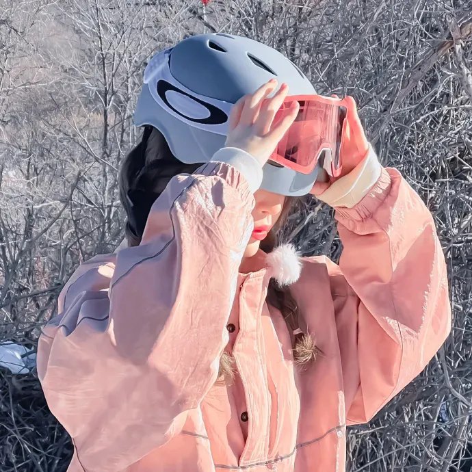 我们生活愉快 封面